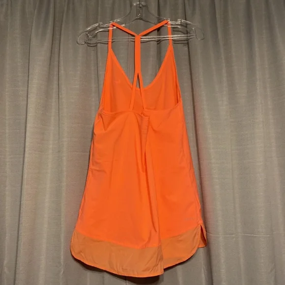 Nike Dry Fit Tank - Picture 2 of 3